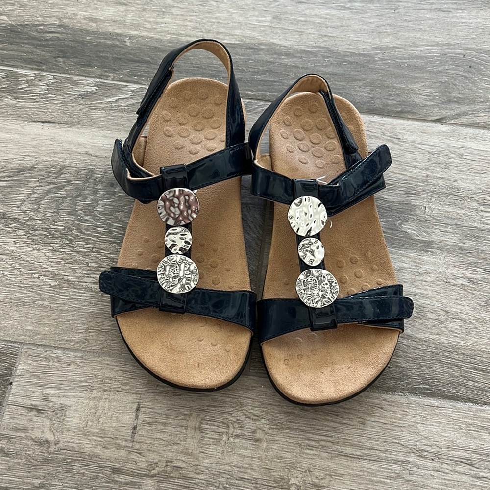 Vionic navy sandals